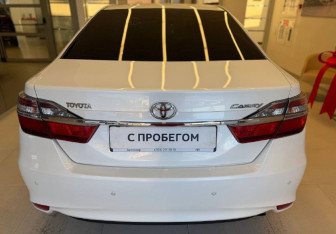 Подержанный автомобиль Toyota Camry Sedan 2015 года (5 фото)