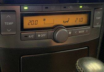 Подержанный автомобиль Toyota Avensis Sedan 2007 года (17 фото)