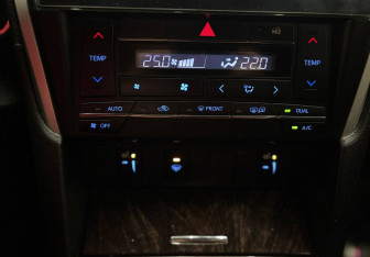 Подержанный автомобиль Toyota Camry Sedan 2017 года (19 фото)