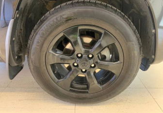 Подержанный автомобиль Toyota RAV4 2011 года (15 фото)