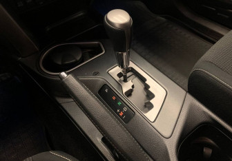 Подержанный автомобиль Toyota RAV4 2017 года (19 фото)