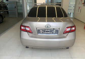 Подержанный автомобиль Toyota Camry Sedan 2007 года (5 фото)