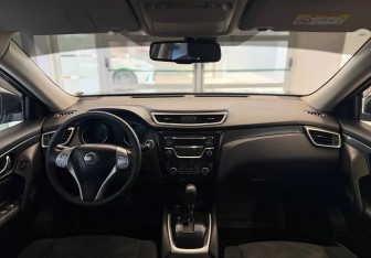 Подержанный автомобиль Nissan X-Trail 2016 года (11 фото)