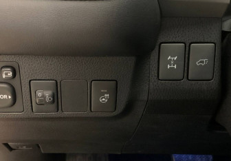 Подержанный автомобиль Toyota RAV4 2017 года (18 фото)