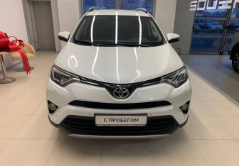 Подержанный автомобиль Toyota RAV4 2017 года (2 фото)