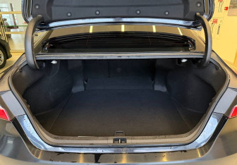 Подержанный автомобиль Toyota Camry Sedan 2020 года (8 фото)