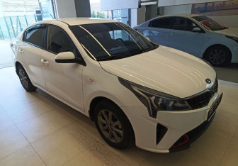 Подержанный автомобиль Kia Rio Sedan 2021 года (3 фото)