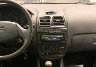 Подержанный автомобиль Hyundai Accent Sedan 2007 года (13 фото)