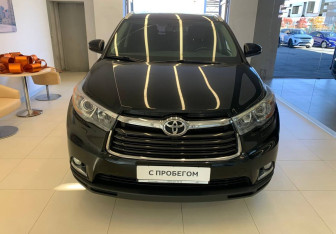 Подержанный автомобиль Toyota Highlander 2014 года (2 фото)