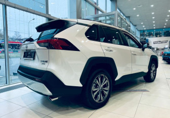 Новый Toyota RAV4 2025 (3 фото)