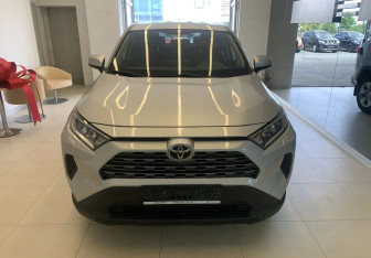Подержанный автомобиль Toyota RAV4 2020 года (2 фото)