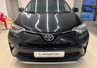 Подержанный автомобиль Toyota RAV4 2018 года (2 фото)