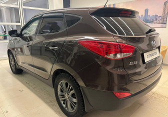Подержанный автомобиль Hyundai ix35 2014 года (6 фото)
