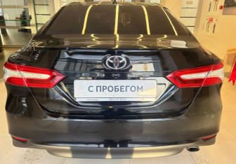 Подержанный автомобиль Toyota Camry Sedan 2019 года (5 фото)