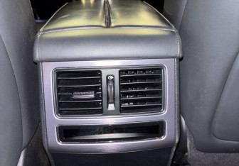 Подержанный автомобиль Hyundai Equus 2013 года (17 фото)