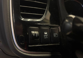 Подержанный автомобиль Mitsubishi Outlander 2014 года (21 фото)