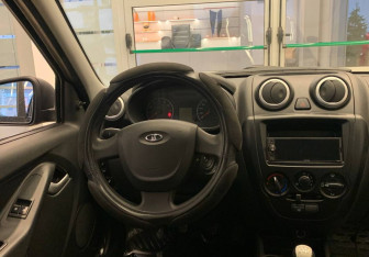 Подержанный автомобиль LADA (ВАЗ) Granta Sedan 2016 года (9 фото)