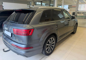 Подержанный автомобиль Audi Q7 2016 года (4 фото)