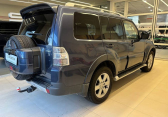 Подержанный автомобиль Mitsubishi Pajero 2007 года (4 фото)