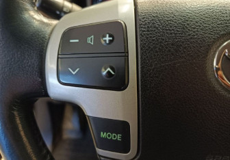 Подержанный автомобиль Toyota Land Cruiser Suv 2012 года (22 фото)