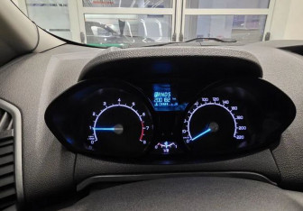 Подержанный автомобиль Ford EcoSport 2015 года (9 фото)