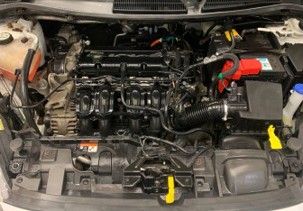 Подержанный автомобиль Ford Fiesta Sedan 2016 года (7 фото)