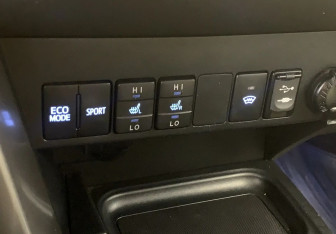 Подержанный автомобиль Toyota RAV4 2017 года (24 фото)