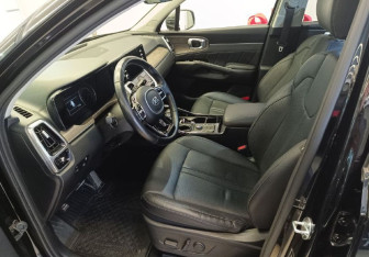 Подержанный автомобиль Kia Sorento 2021 года (12 фото)
