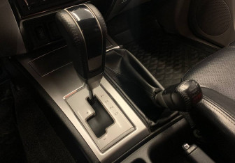 Подержанный автомобиль Mitsubishi Pajero Sport 2012 года (20 фото)