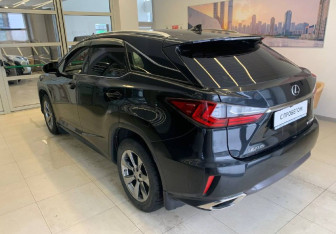 Подержанный автомобиль Lexus RX 2018 года (6 фото)