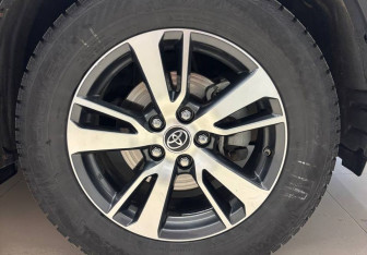 Подержанный автомобиль Toyota RAV4 2019 года (17 фото)