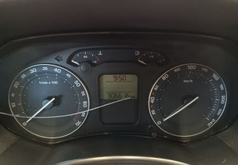 Подержанный автомобиль Skoda Octavia Liftback 2006 года (10 фото)