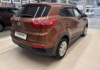 Подержанный автомобиль Hyundai Creta 2016 года (4 фото)