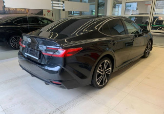 Подержанный автомобиль Toyota Camry Sedan 2024 года (4 фото)