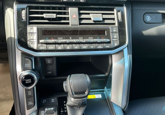 Новый Toyota Land Cruiser Suv 2025 (5 фото)