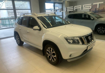 Подержанный автомобиль Nissan Terrano 2017 года (3 фото)