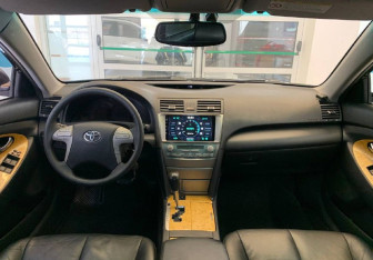 Подержанный автомобиль Toyota Camry Sedan 2006 года (11 фото)