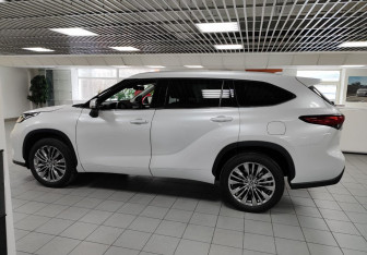 Новый Toyota Highlander 2025 (2 фото)
