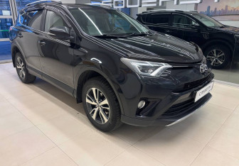 Подержанный автомобиль Toyota RAV4 2019 года (3 фото)