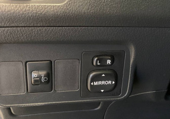 Подержанный автомобиль Toyota Corolla Sedan 2013 года (17 фото)