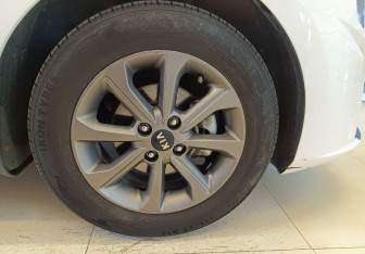Подержанный автомобиль Kia Rio Sedan 2021 года (15 фото)