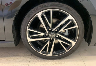 Подержанный автомобиль Toyota Camry Sedan 2024 года (15 фото)