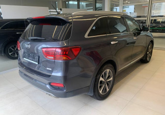 Подержанный автомобиль Kia Sorento 2019 года (4 фото)