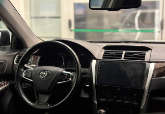 Подержанный автомобиль Toyota Camry Sedan 2017 года (9 фото)