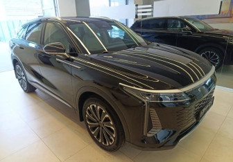 Подержанный автомобиль Exeed RX 2023 года (3 фото)
