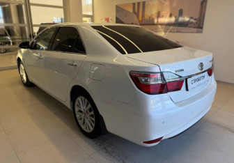 Подержанный автомобиль Toyota Camry Sedan 2015 года (6 фото)
