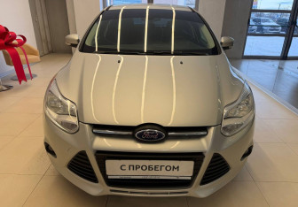 Подержанный автомобиль Ford Focus Hatchback 2013 года (2 фото)