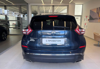 Подержанный автомобиль Nissan Murano Suv 2017 года (5 фото)