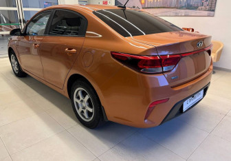 Подержанный автомобиль Kia Rio Sedan 2017 года (6 фото)
