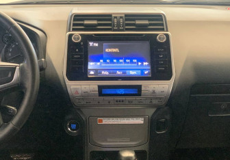 Подержанный автомобиль Toyota Land Cruiser Prado 2018 года (13 фото)